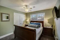 Sandy Feet Retreat on LBJ - Pool, Hot Tub, Kayaks