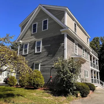 <br>Danvers spacious apt near Salem historic witch town Mall / Hospital Отели в г. Данверс