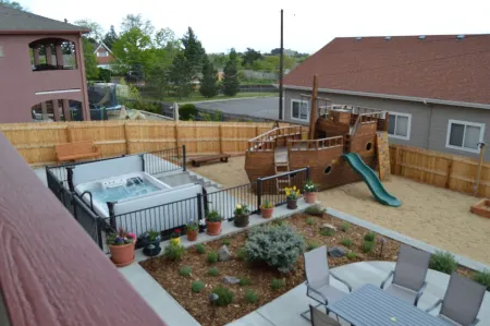 Colorado Getaway w/ Hot Tub & Fire-pit Sleeps 16+