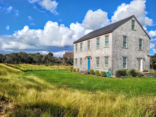 Beautiful 4 bed with Pool + Spa