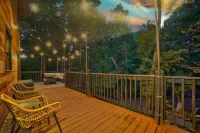 New Fire Pit - Game Room - Loft - Parking Hotels near Parks Place Convenience Store