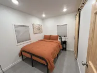 The Oakes Isle - with Hot tub! Hotel a Oakes