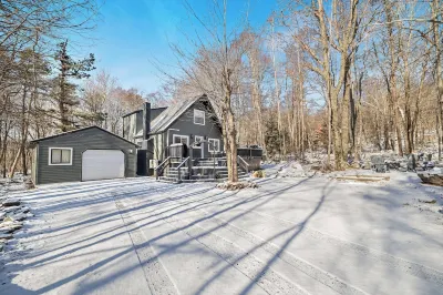 Skiing/Hiking/Firepit/Hot tub/Pet-friendly