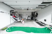 NEW mid- century modern 4bedroom oasis