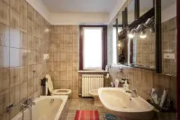 Apartment in a two-family villa with panoramic views of Lake Garda
