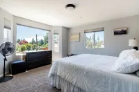 The Relax-INN' Heron