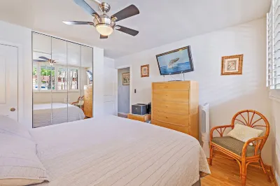 OCEANFRONT Spectacular 60 ft to the water, Recently Re-modeled! HDTV,WiFi,AC