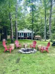 Cozy Roscoe Lakefront Cabin