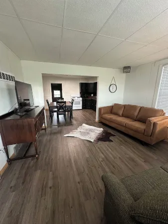 The Bungalow House; 2 Bed 1 bath; minutes from Cheyenne Bottoms! Pet Friendly.