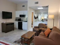 Tropicana Villa B, Studio Unit