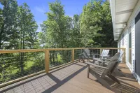 Large Mountain Retreat Spectacular Views King Suite Spa! Hotels in Wyoming County