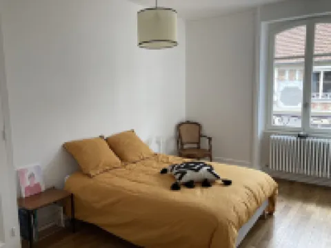 Magnificent apartment in the heart of Villa Médreville with garden and parking space