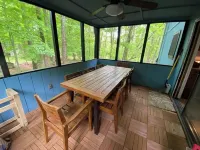 Cozy 4-bedroom chalet in the Hideout with WiFi, AC