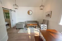 The Retreat at August Ciderhouse- Farmstay 5 minutes from Edmonds-Seattle ferry