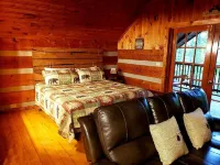 Cozy Studio Cabin In The Smokies. Close to Pigeon Forge + Wears Valley.