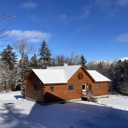 Cozy Vermont Log Cabin Chalet Only Minutes from Jay Peak