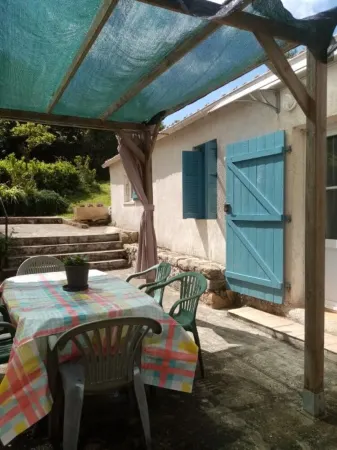 self-contained studio for 3 people in a picturesque and charming location