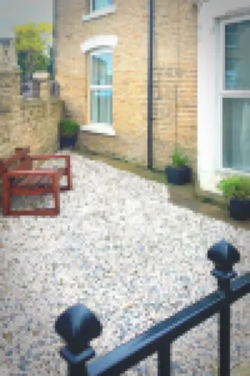 Superking beds, spacious and comfortable ground floor apartment near town centre