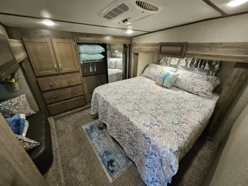 Bayside Serenity – Sprinter 5th Wheel - Sleeps 4