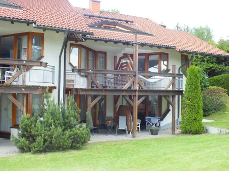 Lovely, quiet 4-star apartment for two - close to village and lake - Wi-Fi Отели в г. Титизее-Нойштадт