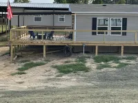 Great location. covered patio/5 minutes away from restaurants stores boat launch Hotels in Sabine Parish