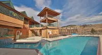 King bed, pvt hot tub, free wi-fi, 71