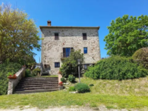 Typical Umbrian farmhouse - Exclusive