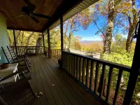 Luxurious Cabin with Stunning Mountain Views and Outdoor Fireplace in Sky Valley