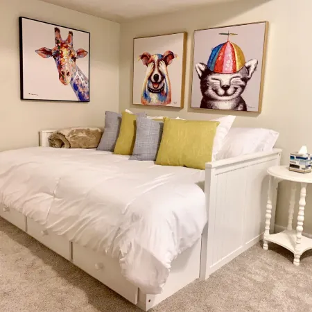 Walk to ND-Dogs Welcome-Sleeps 14-Family Paradise-Fire Pit-Swing Set-Fenced Yard