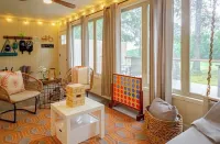 CaddyShack~ Newly remodeled townhome yards from back 40 bike trails