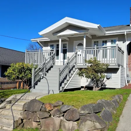 Comfortable 2-bedroom, 2 decks, walking neighborhood, & minutes to downtown.