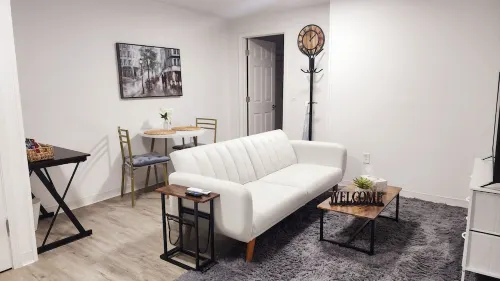 Cozy small one bedroom unit