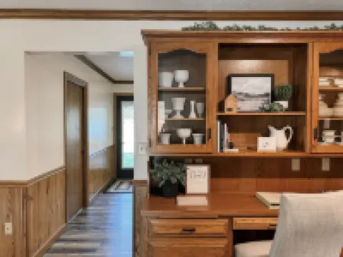 Honey Run King Suite ~Between Millersburg & Berlin Hotels in Holmes County