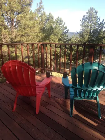 Walk To Slopes & Restaurants!