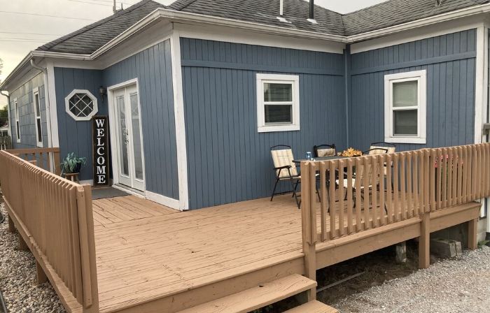 Fully updated in the spring of 2022 and located right in the middle of town.