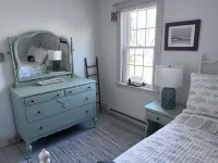 Charming, Updated 3 Bedroom Farmhouse Farm Stay.