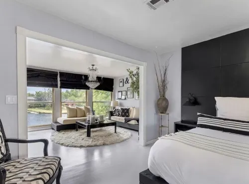 WATERFRONT 🎣 | INFINITY SALTWATER POOL 🏊 | HOT TUB | LAKEFRONT | LAKE HEFNER | Hotel a Warr Acres