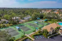 Resort Home w/Lanai - 1 mile from Shark Tooth Beach!