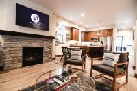 THE MCCALL HIDEAWAY - Cozy Downtown Retreat