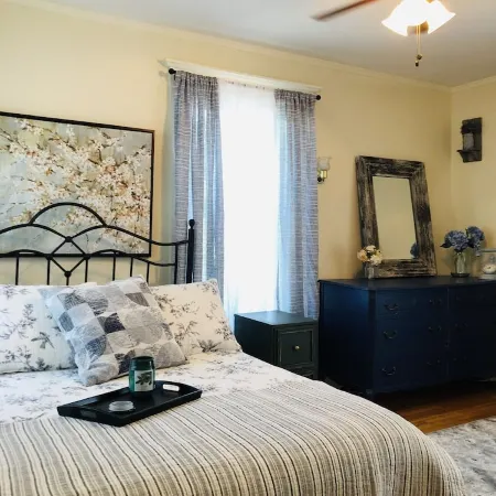 💋Kissing Downtown - Parking Spot! Sleeps 5🖐Free Wine🍷