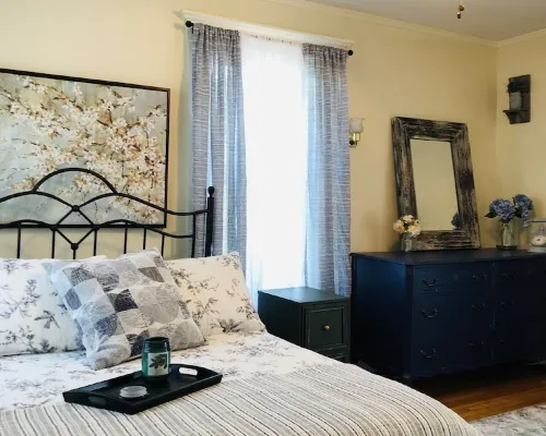 💋Kissing Downtown - Parking Spot! Sleeps 5🖐Free Wine🍷 Hotels in Dover