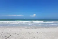 August Rates Lowered! Beach Lounges and Umbrella Service Included! - de playa