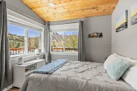 The Lodge at Prewett Creek, near Missouri River!!