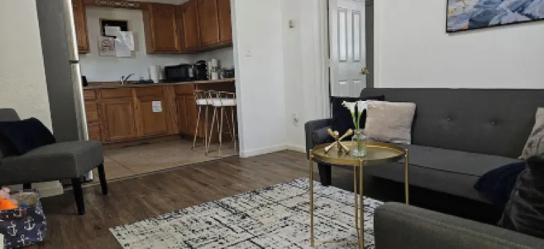 Small  charming 1 bedroom duplex in Elko's tree streets neighborhood