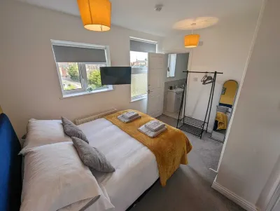 Cosy family-sized top floor apartment! In the heart of Stratford Upon Avon! Hotels in 