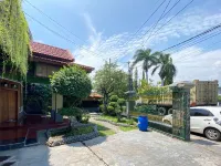 Rumah Singgah Anggrek Mitra RedPartner Hotels in Sumberasih
