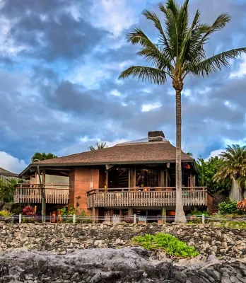 PRIVATE OCEAN FRONT ESTATE ON TURTLE COVE, NAPILI.   MOST SPECTACULAR LOCATION
