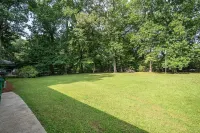 Marietta! Near the Square, Pets & Long stays ok. Entire home