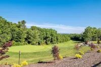 Mountain Chalet Connestee Hot Tub Hiking Dogs