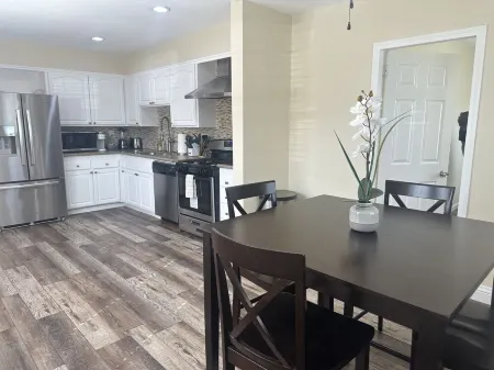 Serenity and Comfort Await: Charming El Cajon Retreat for Your Perfect Getaway!